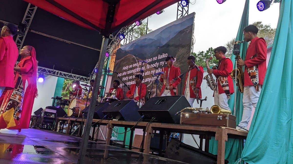 The Free App That Replaces Your Slides, Setlists & Group Chat