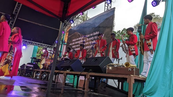 The Free App That Replaces Your Slides, Setlists & Group Chat